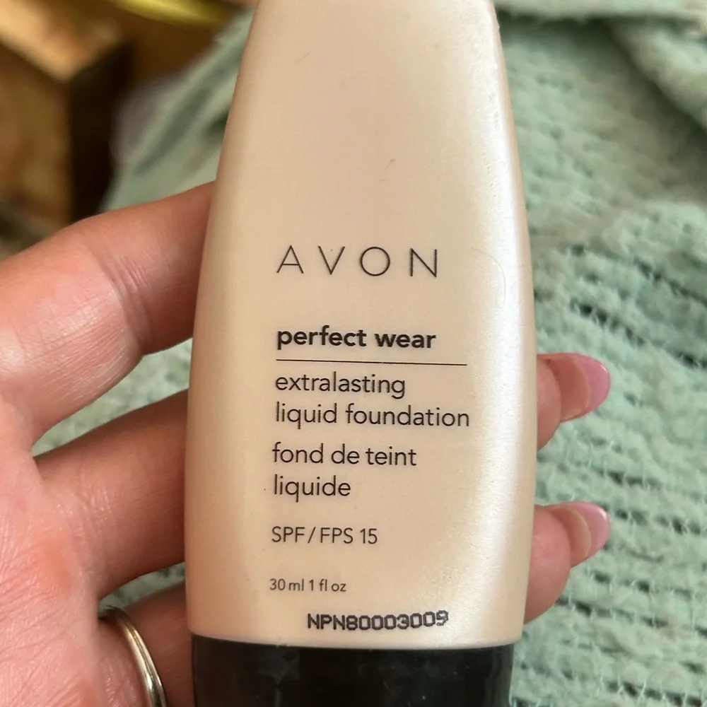 Avon Perfect Wear Extralasting Liquid Foundation SPF 15 Bisque